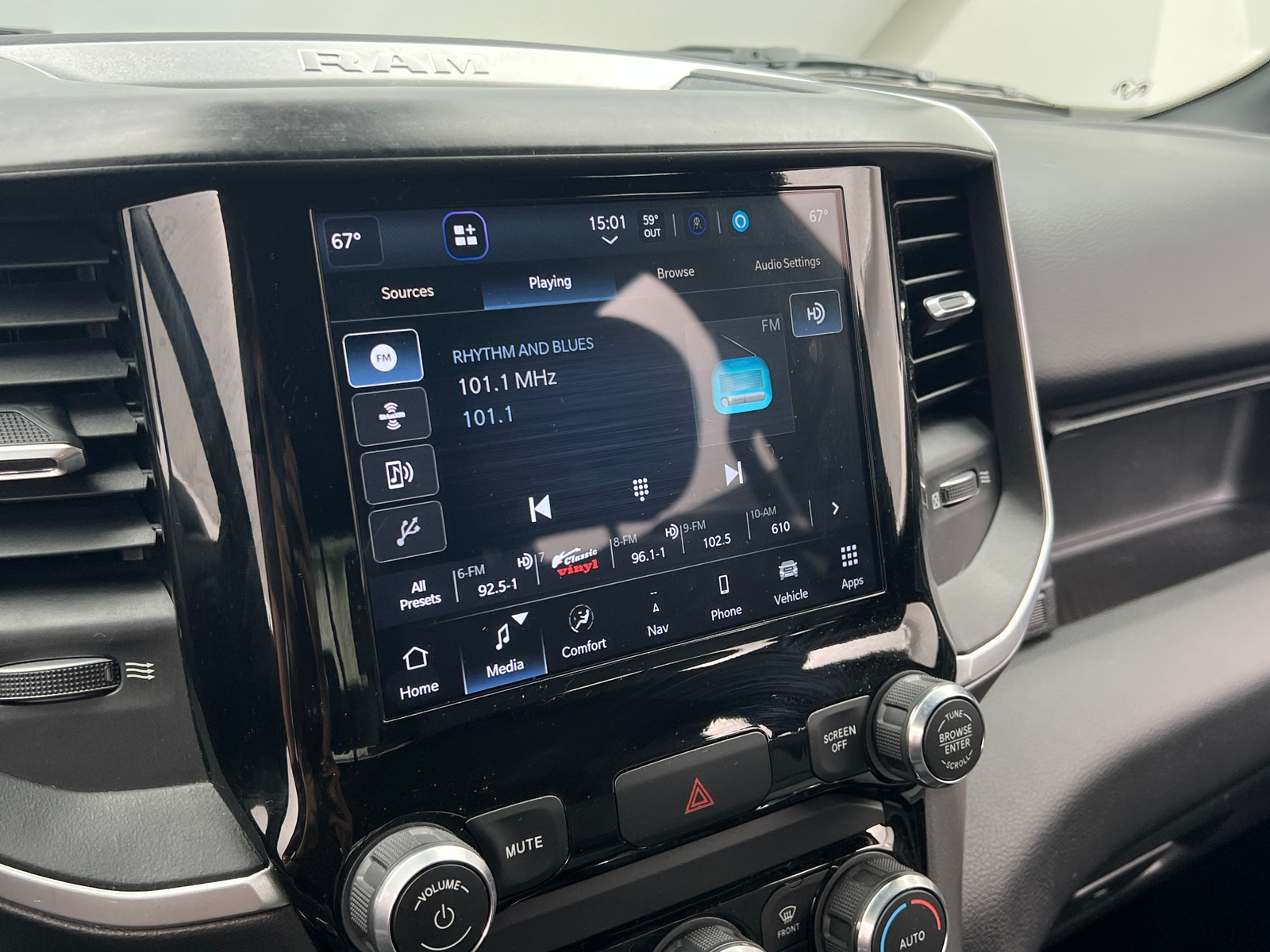 Thumbnail: 2022 RAM 1500 - 4