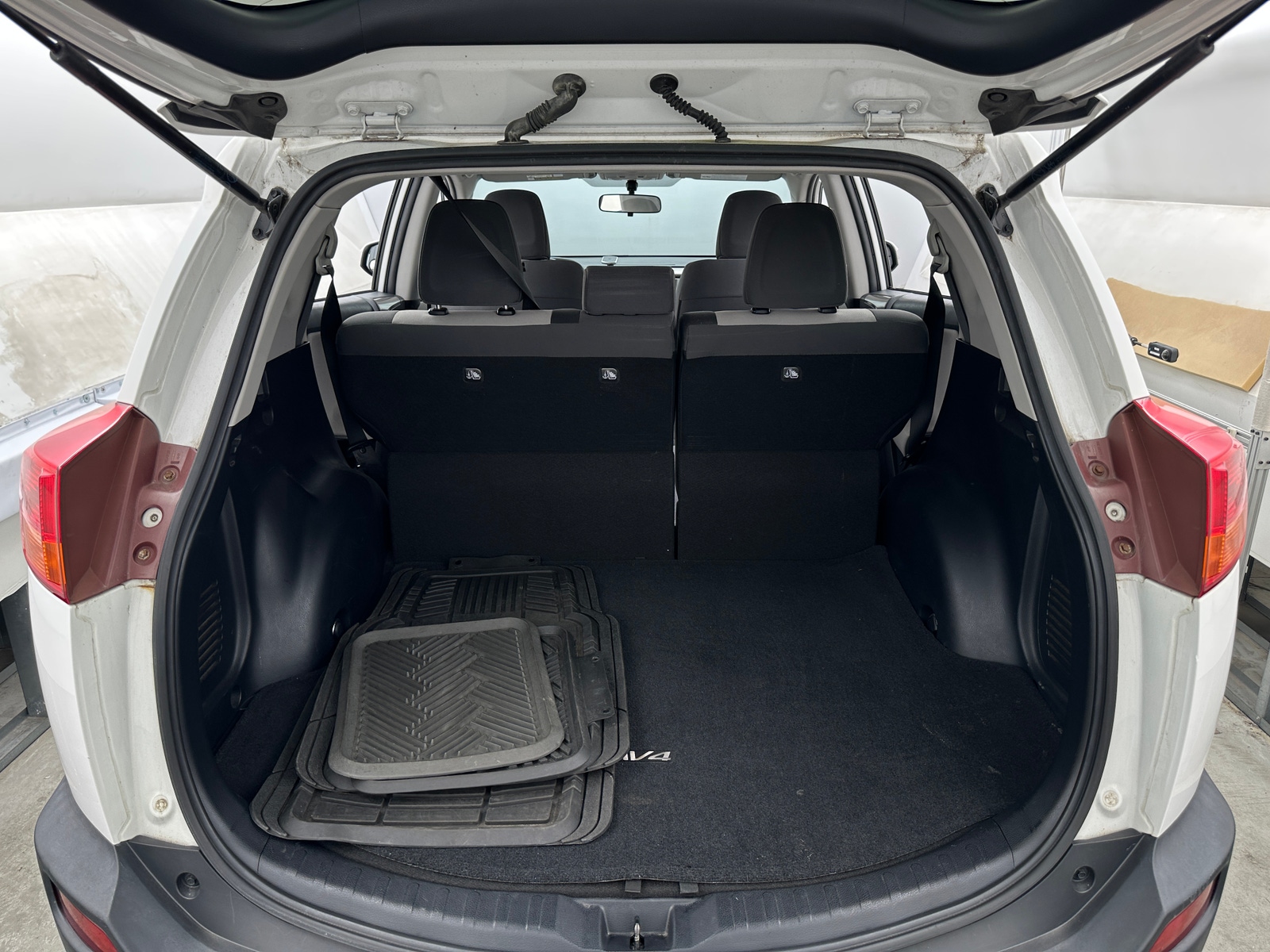 Thumbnail: 2014 Toyota RAV4 - 7