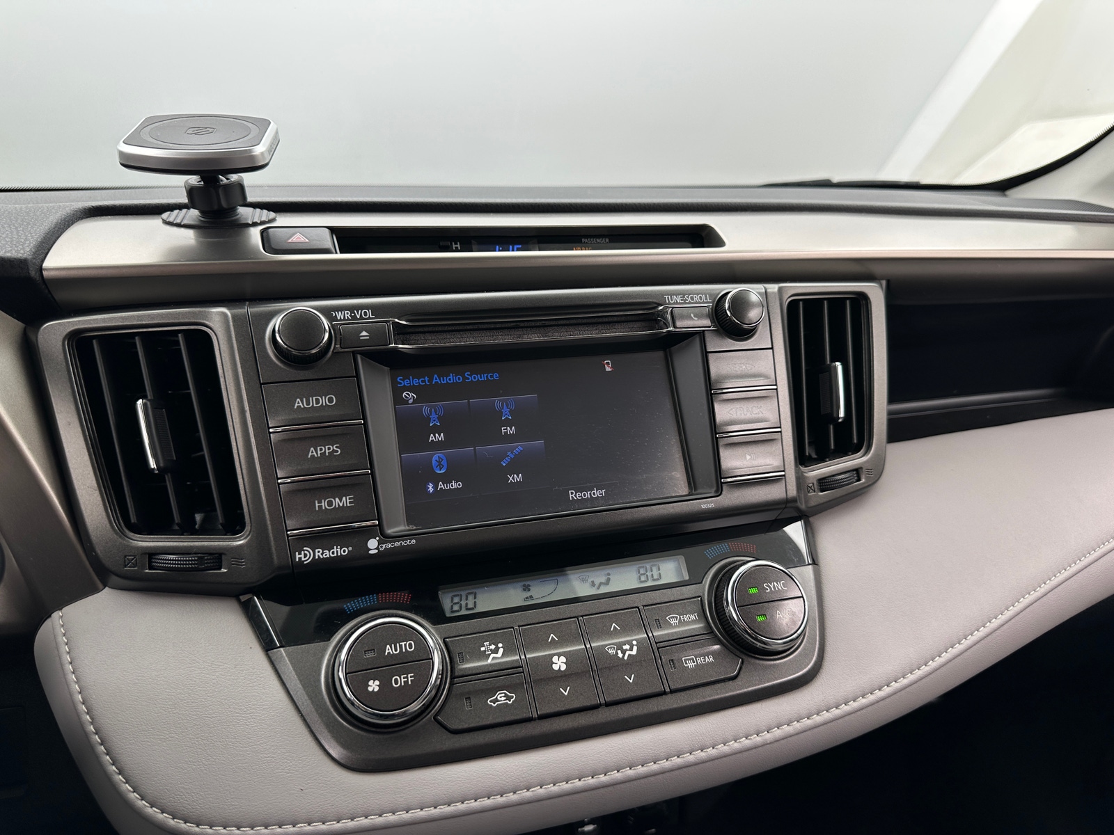 Thumbnail: 2014 Toyota RAV4 - 4