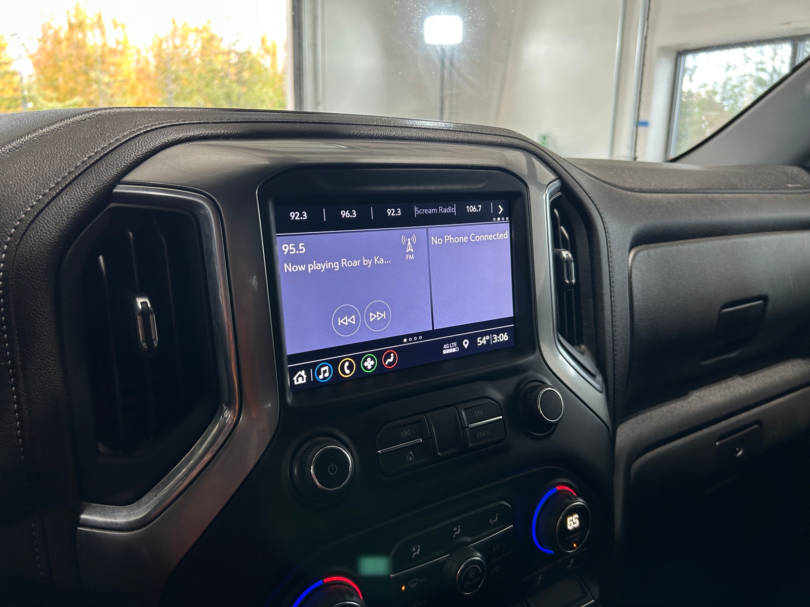 Thumbnail: 2019 Chevrolet Silverado 1500 - 4