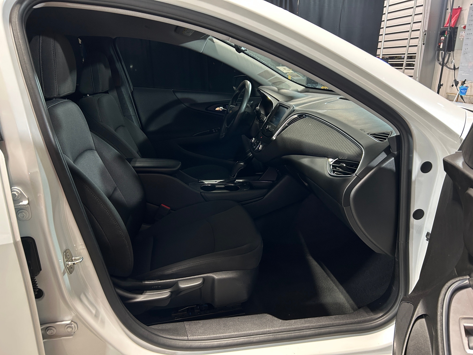 Thumbnail: 2018 Chevrolet Malibu - 2