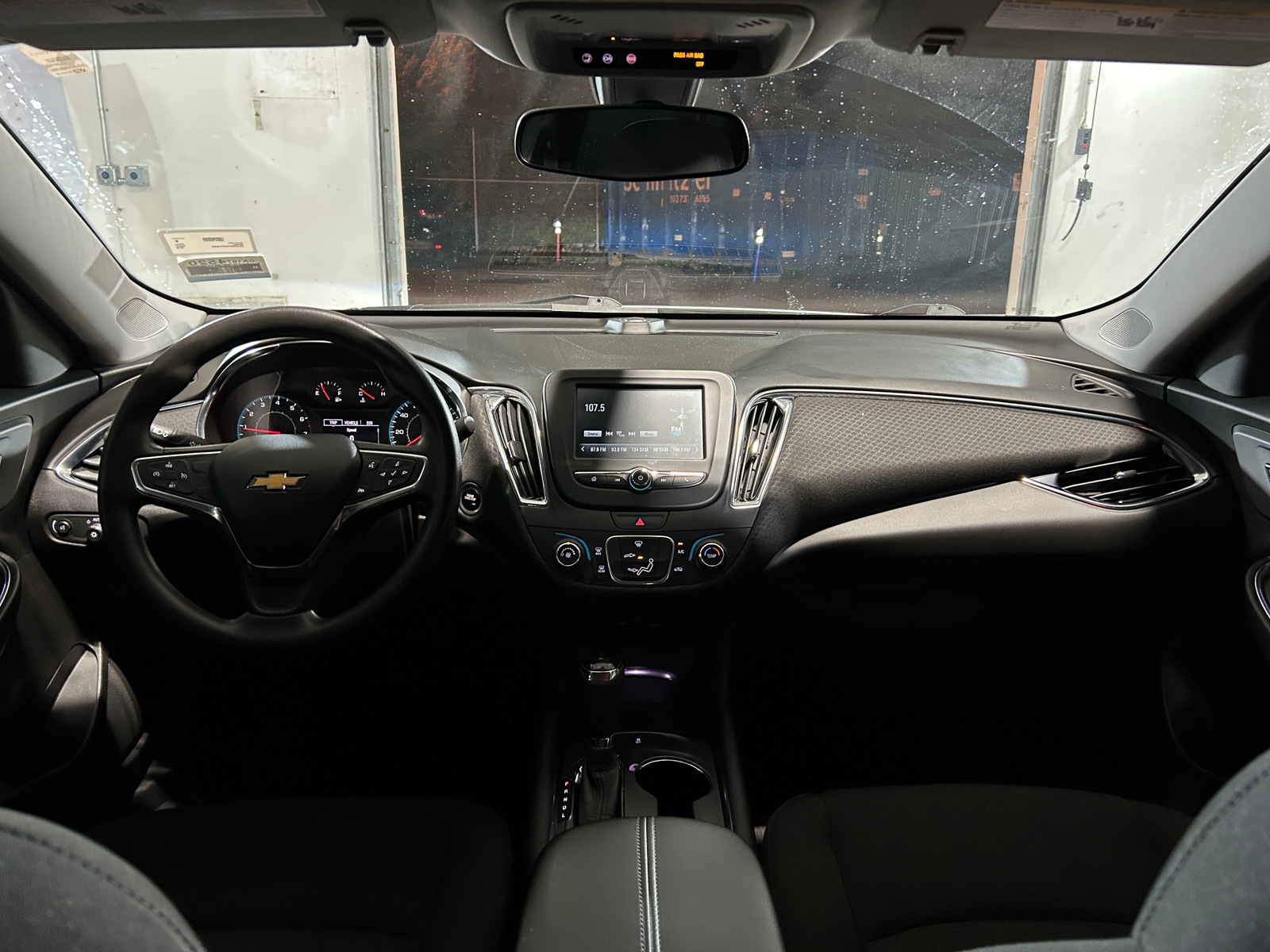 Thumbnail: 2018 Chevrolet Malibu - 3