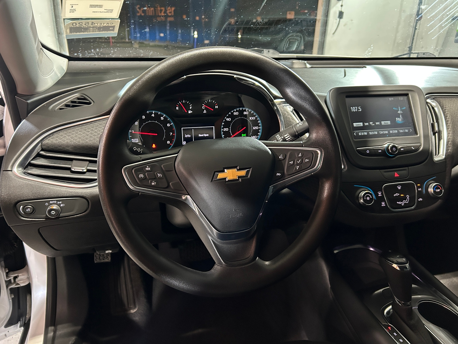 Thumbnail: 2018 Chevrolet Malibu - 5