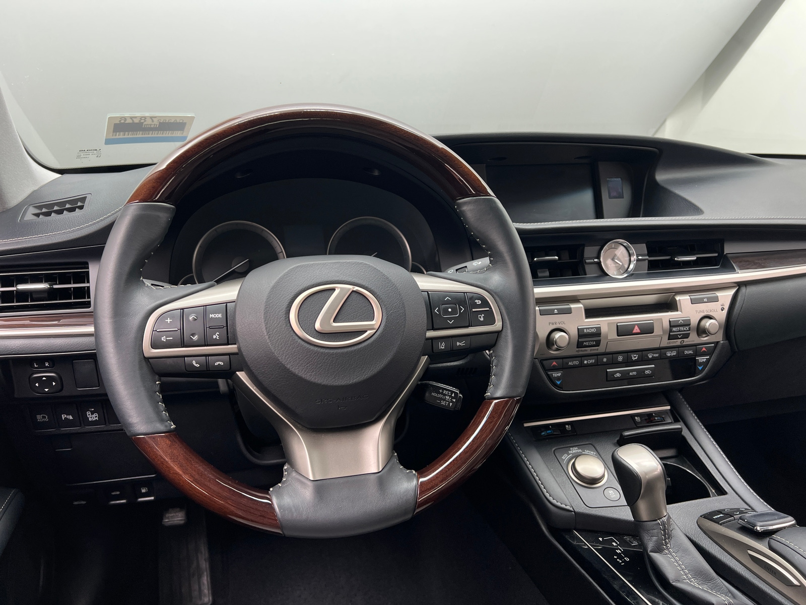 Thumbnail: 2018 Lexus ES - 4