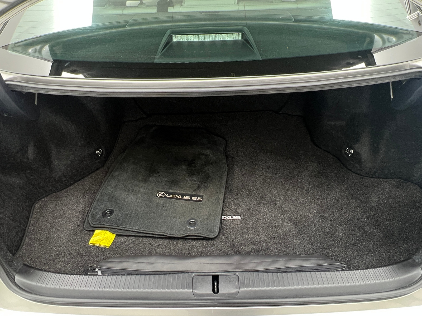 Thumbnail: 2018 Lexus ES - 6