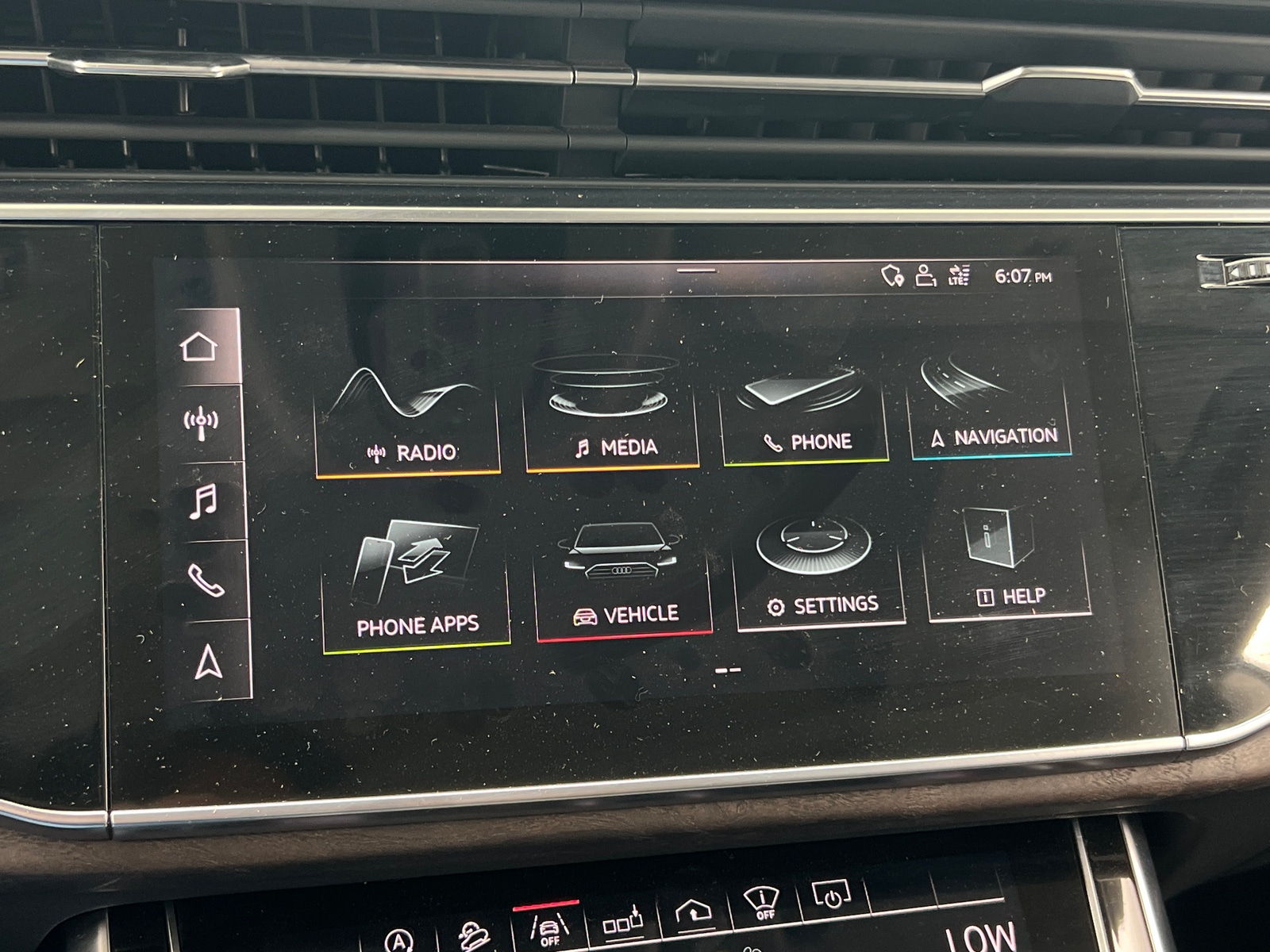 Thumbnail: 2019 Audi Q8 - 3