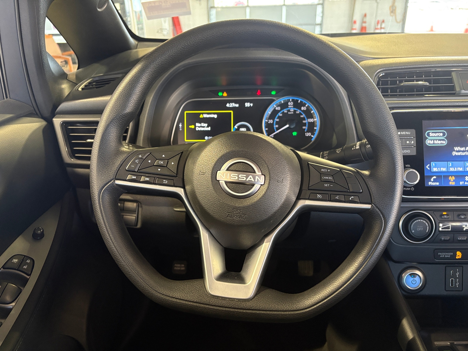 Thumbnail: 2025 Nissan Leaf - 5