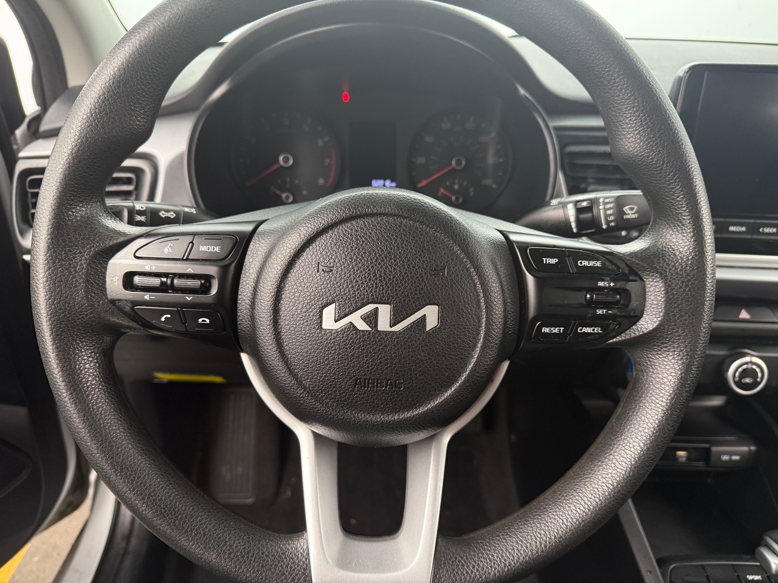 Thumbnail: 2023 Kia Rio - 5