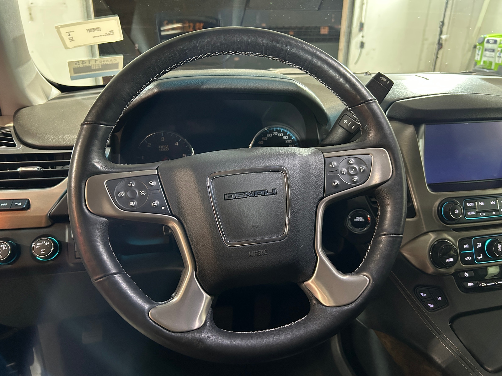 Thumbnail: 2018 GMC Yukon XL - 4