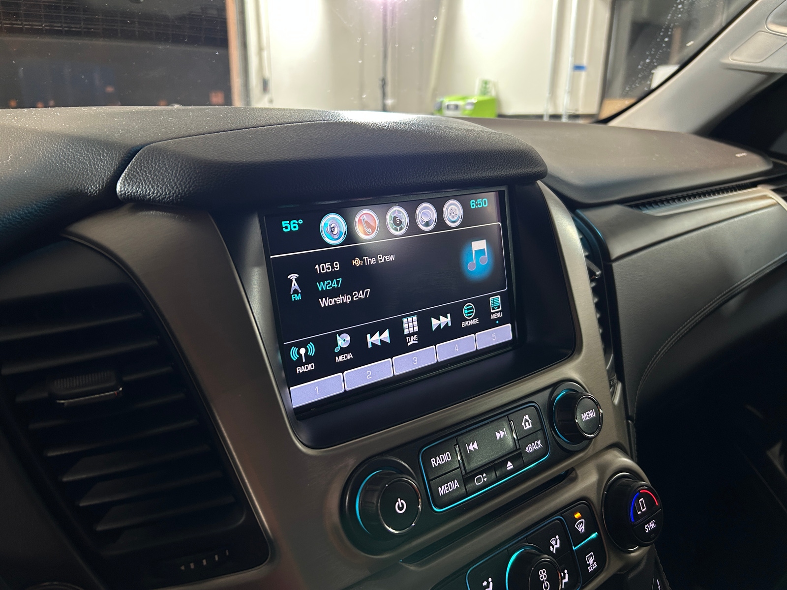 Thumbnail: 2018 GMC Yukon XL - 3