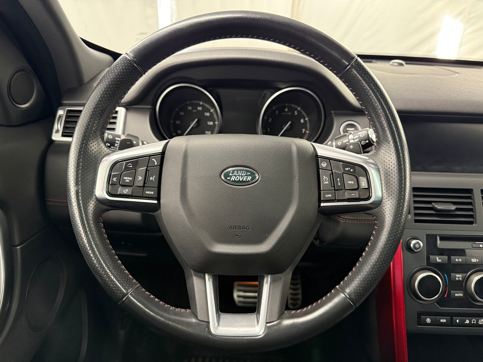 Thumbnail: 2018 Land Rover Discovery Sport - 5