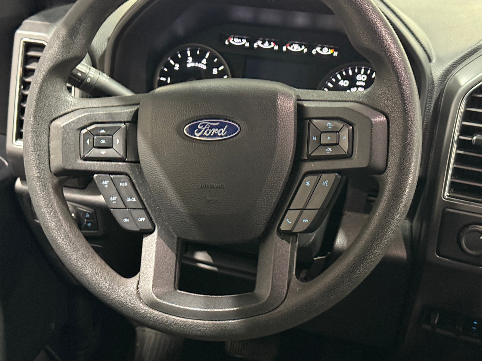 Thumbnail: 2020 Ford Econoline - 5