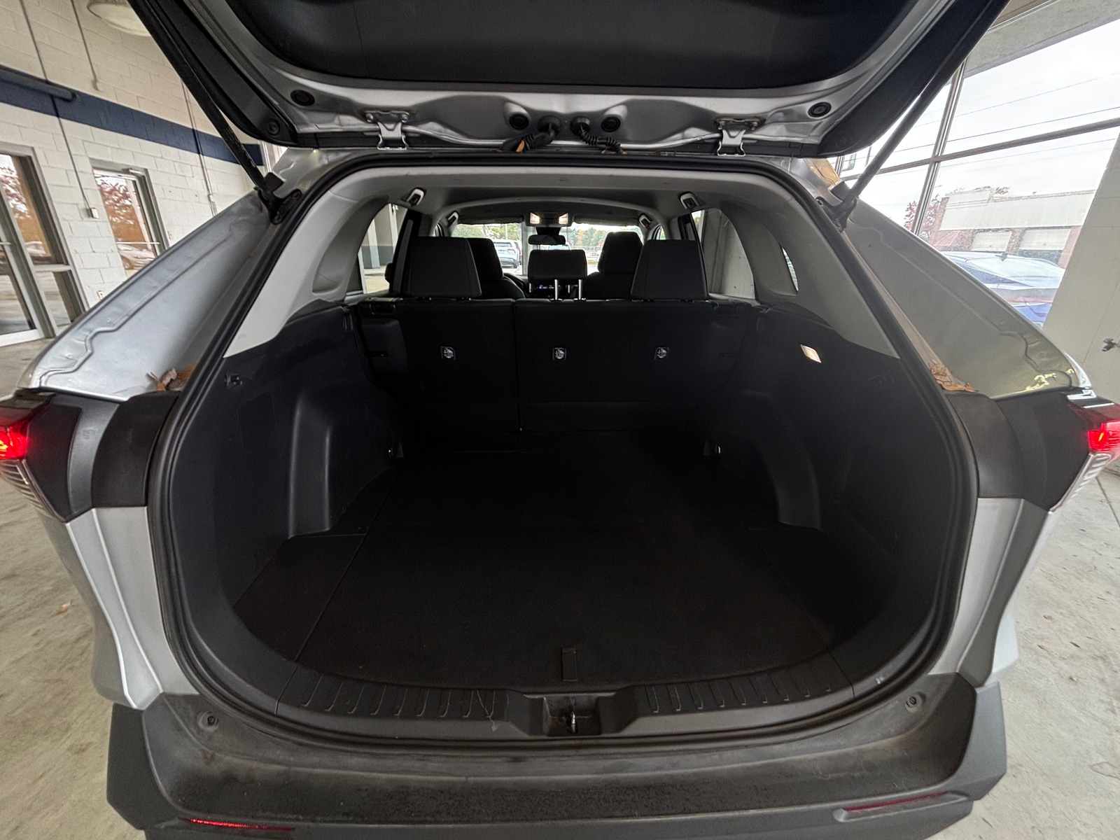 Thumbnail: 2025 Toyota RAV4 - 6