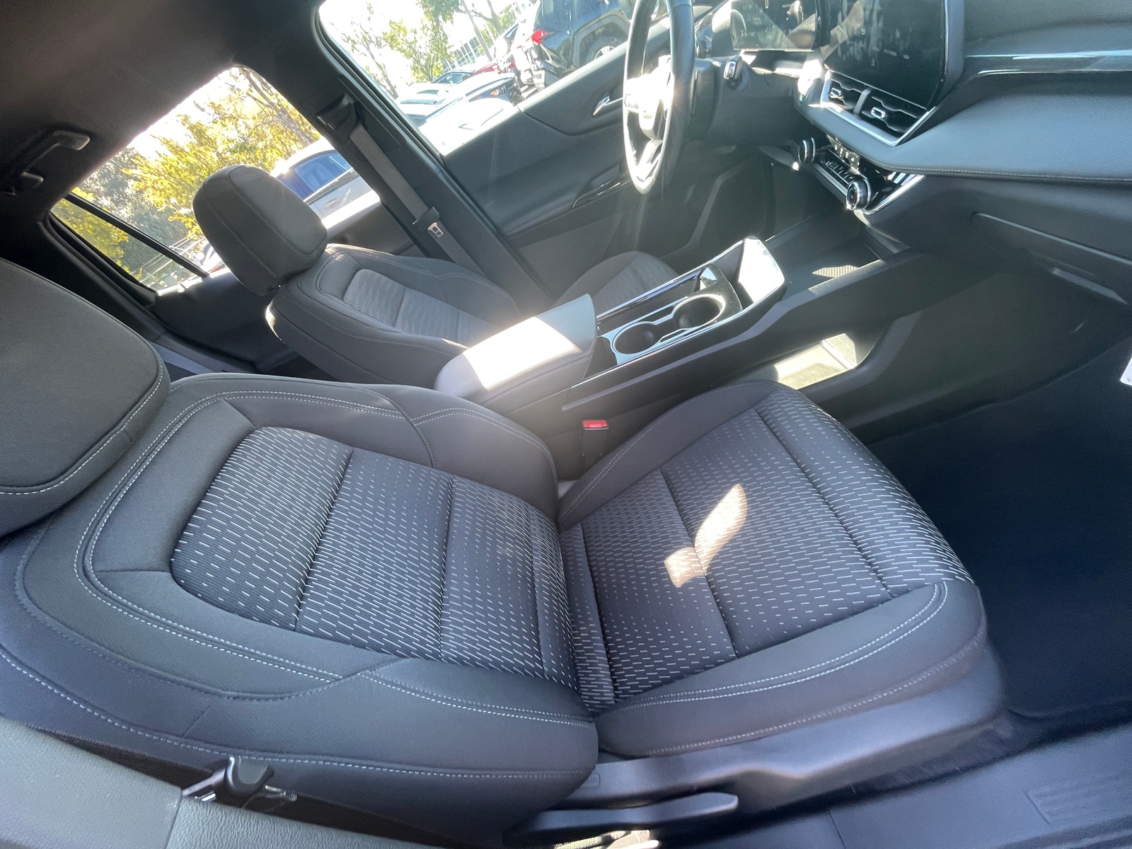 Thumbnail: 2025 Chevrolet Equinox - 2