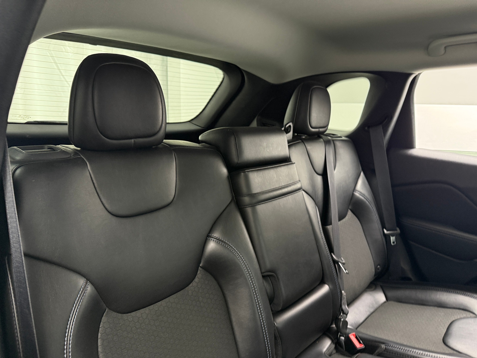 Thumbnail: 2019 Jeep Cherokee - 6