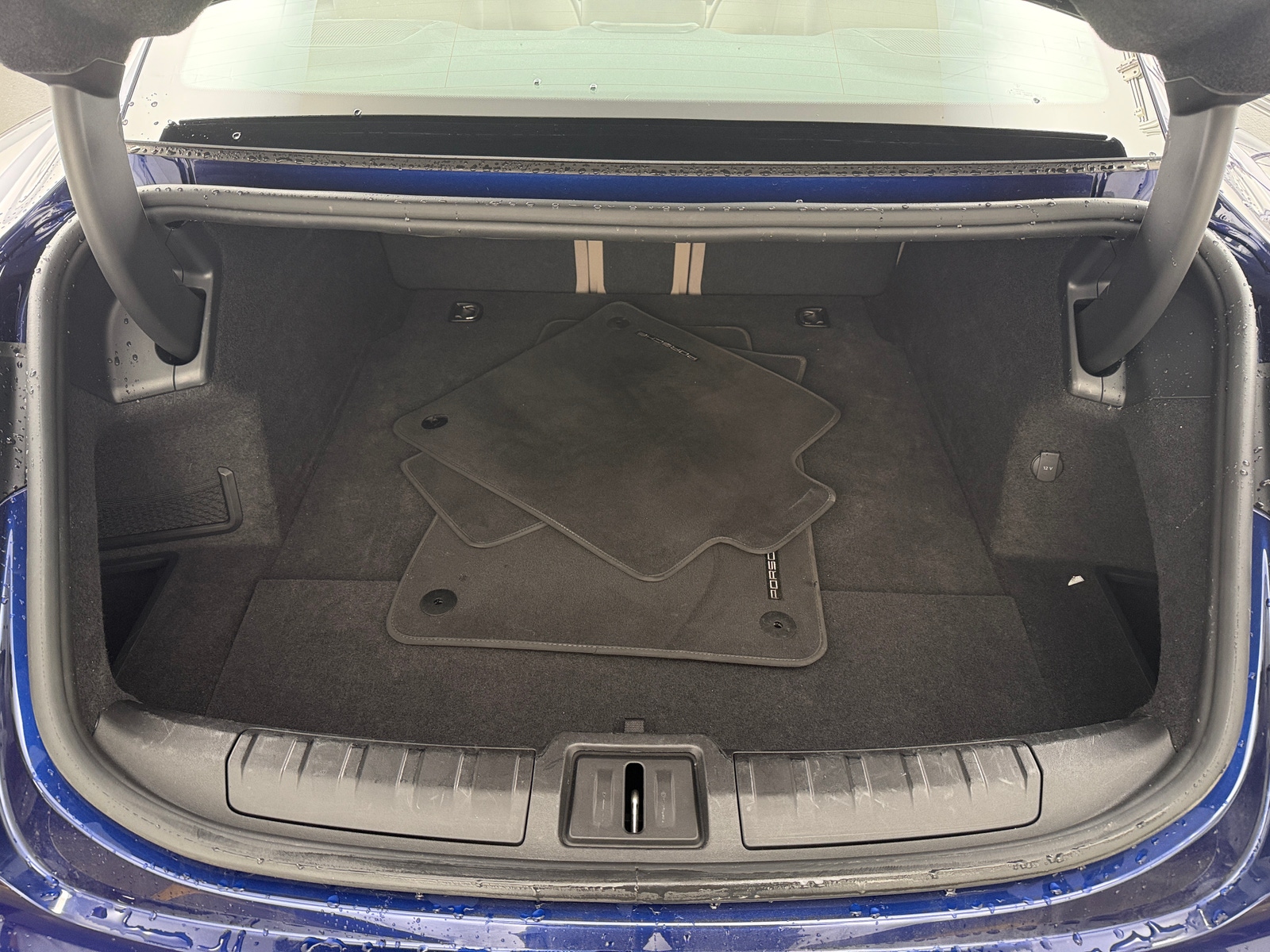 Thumbnail: 2023 Porsche Taycan - 6