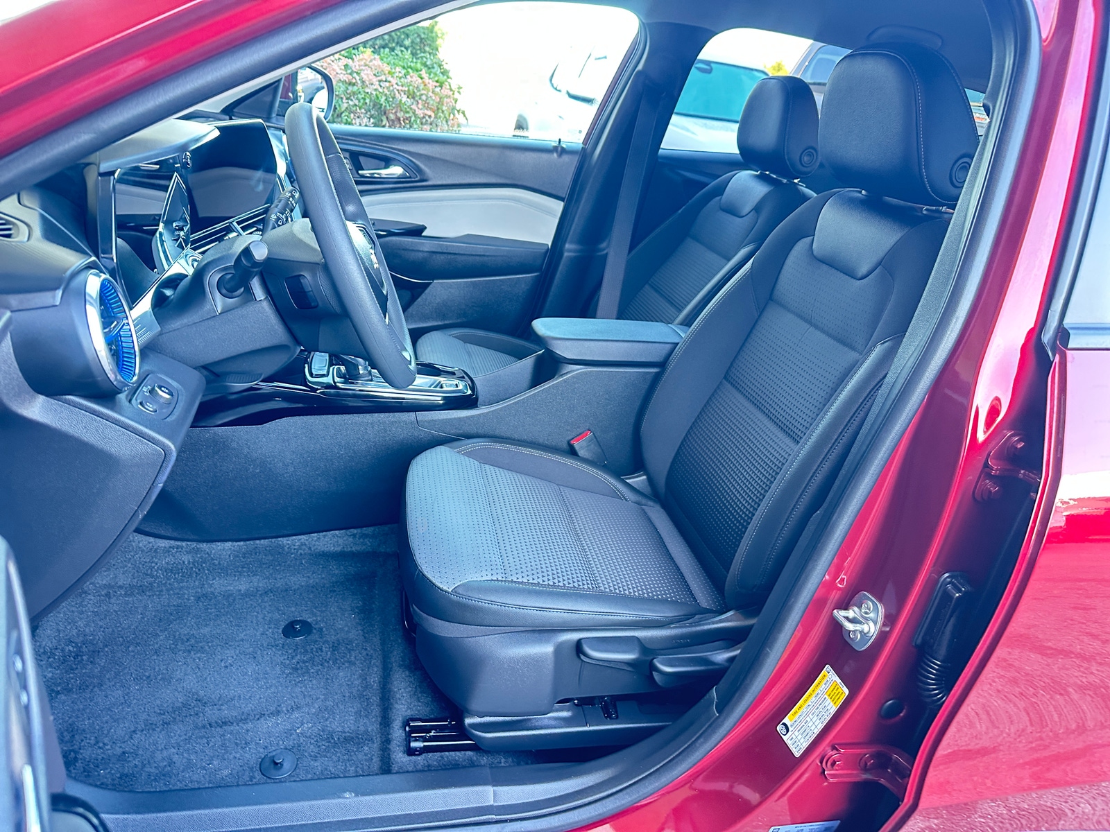 Thumbnail: 2025 Chevrolet Trax - 2