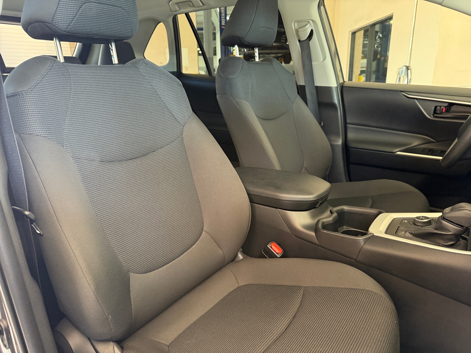 Thumbnail: 2025 Toyota RAV4 - 2