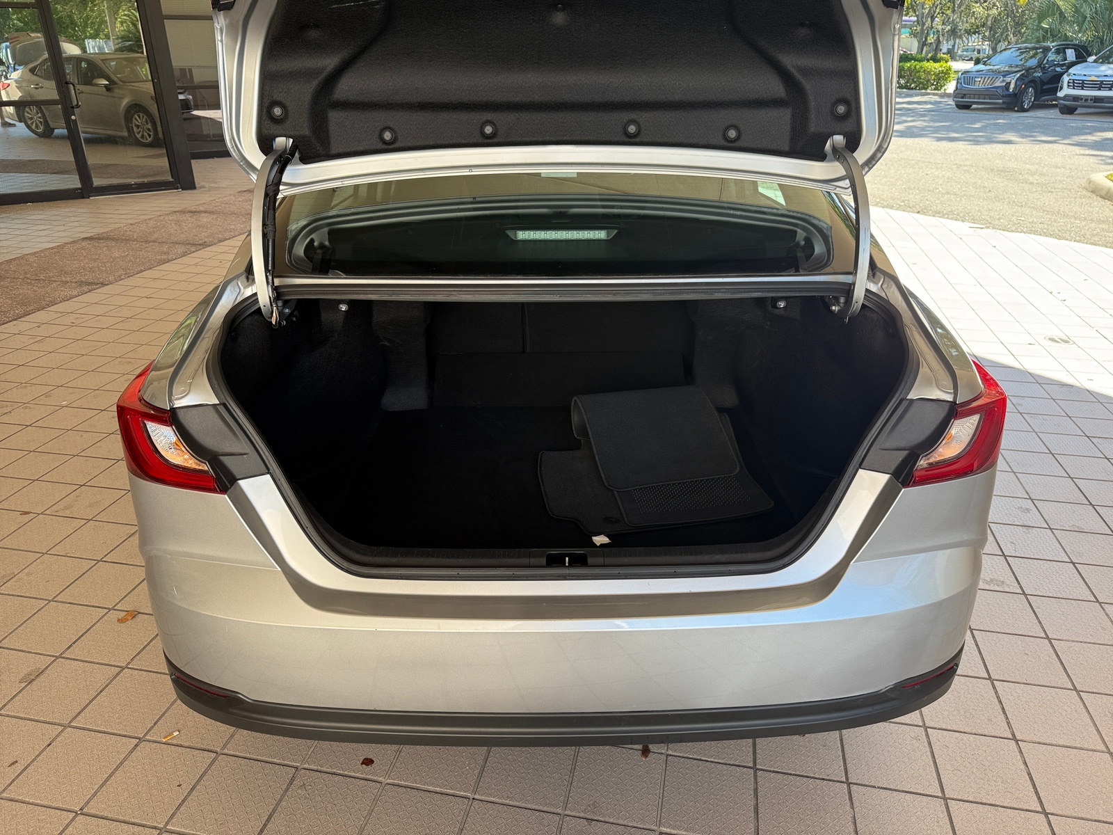 Thumbnail: 2025 Toyota Camry - 4