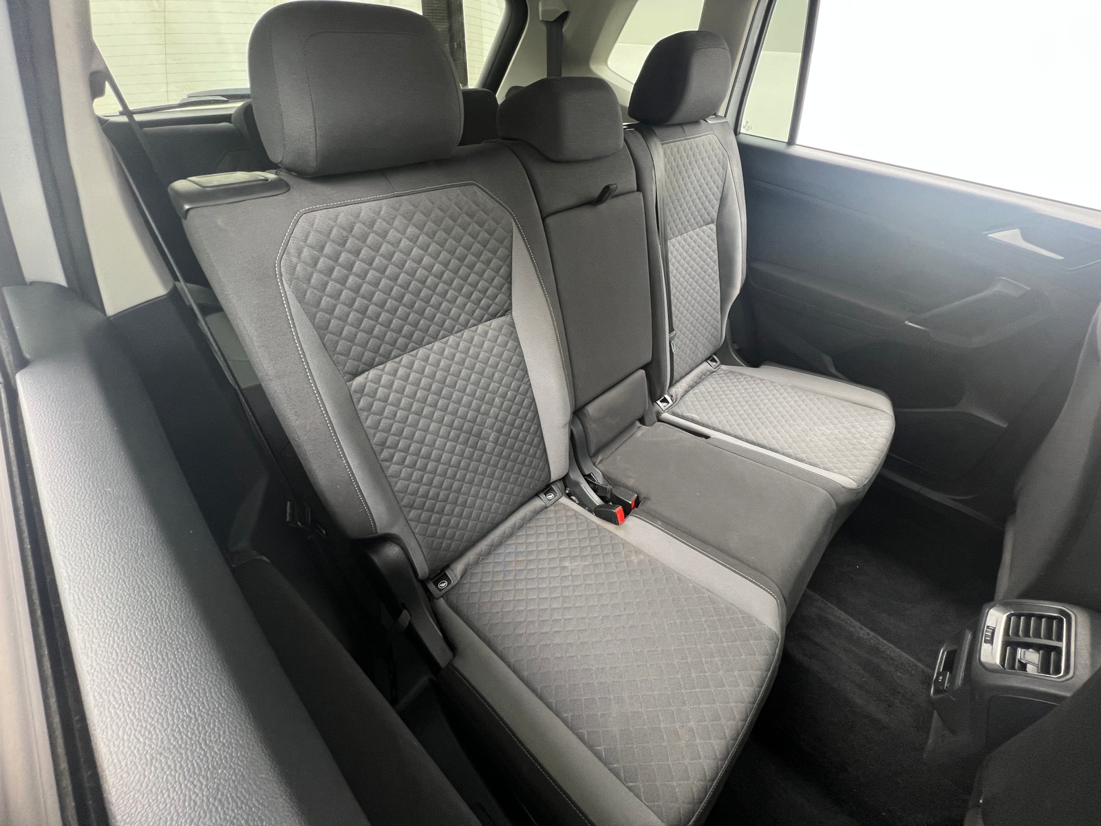 Thumbnail: 2018 Volkswagen Tiguan - 6