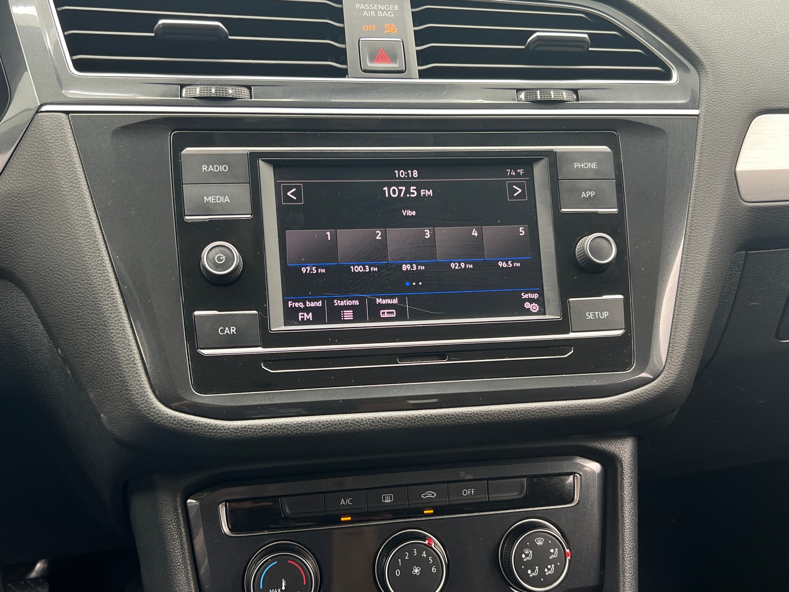 Thumbnail: 2018 Volkswagen Tiguan - 4