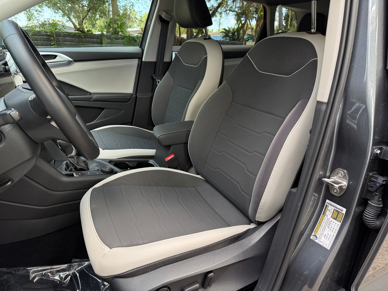 Thumbnail: 2025 Volkswagen Taos - 2