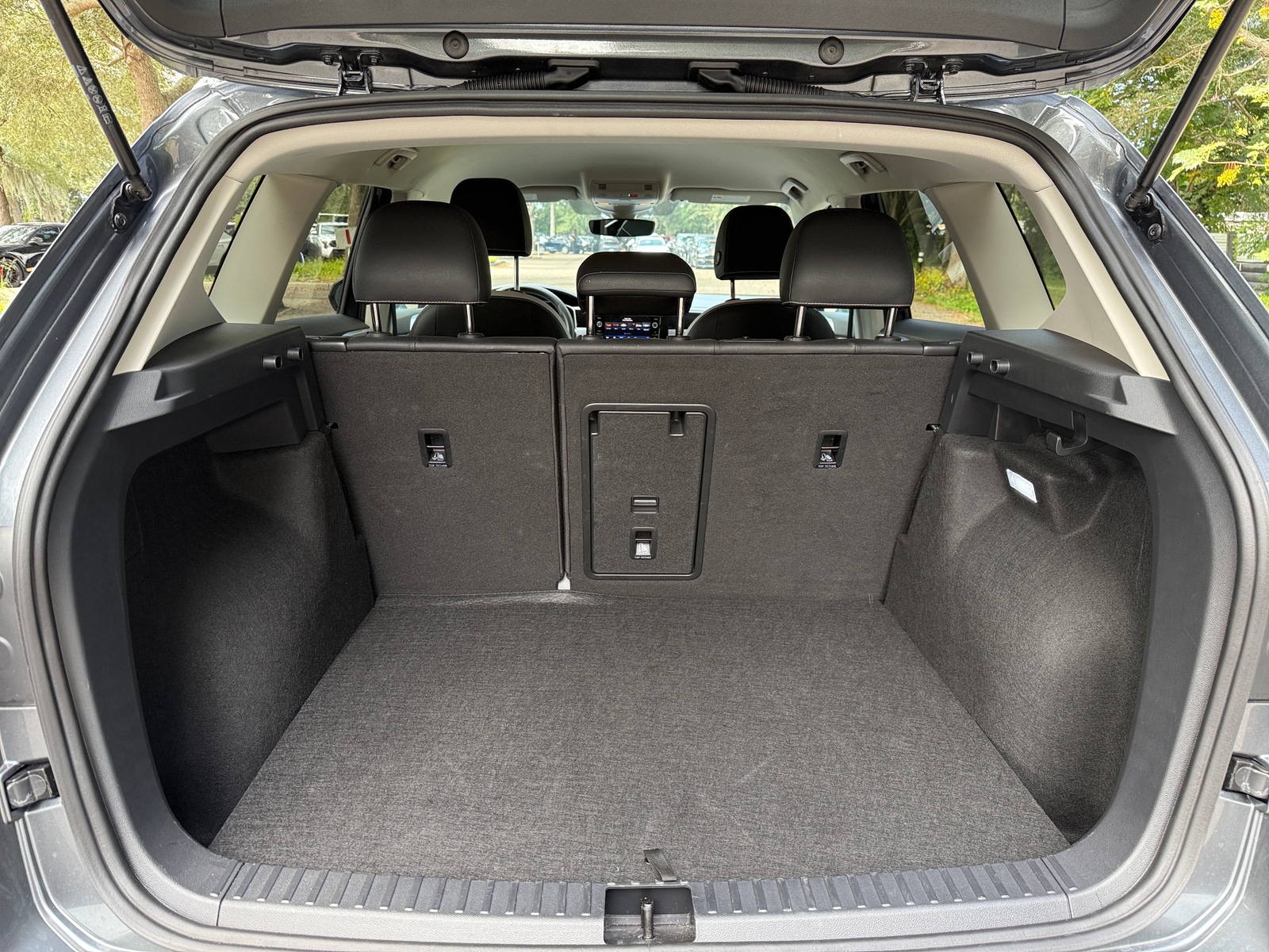 Thumbnail: 2025 Volkswagen Taos - 4