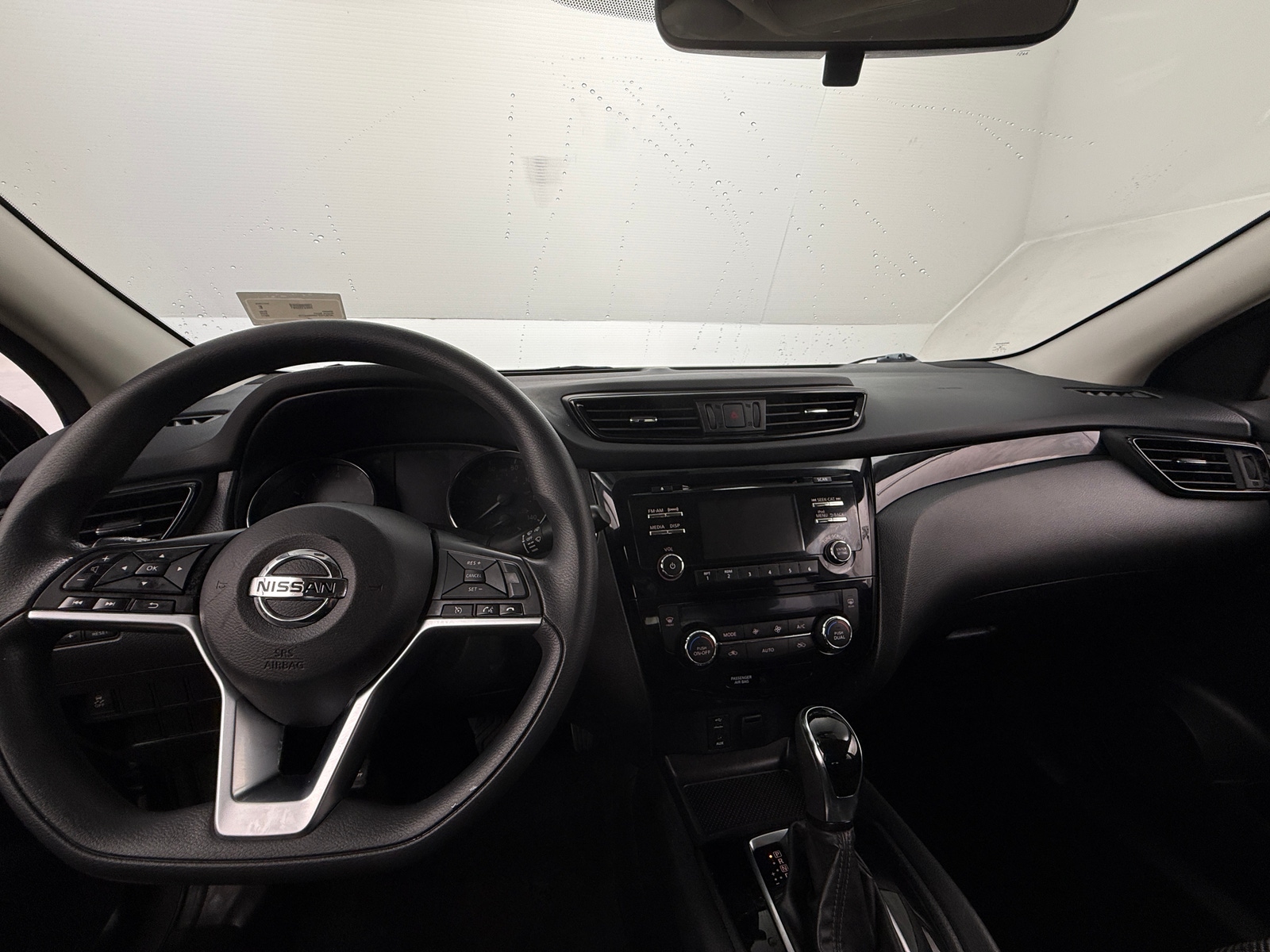 Thumbnail: 2017 Nissan Rogue Sport - 3