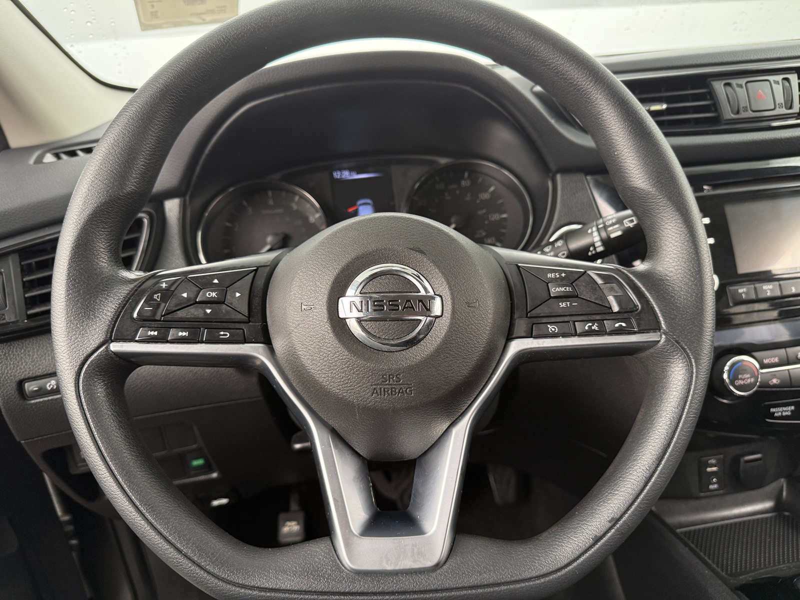 Thumbnail: 2017 Nissan Rogue Sport - 5