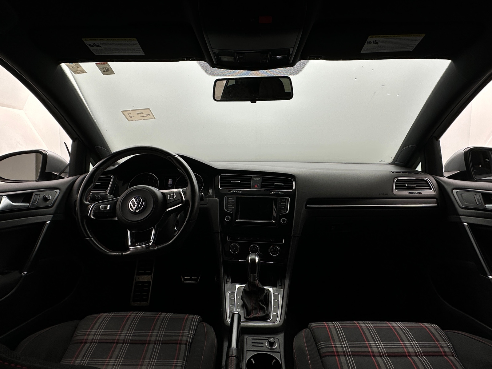 Thumbnail: 2015 Volkswagen Golf - 3