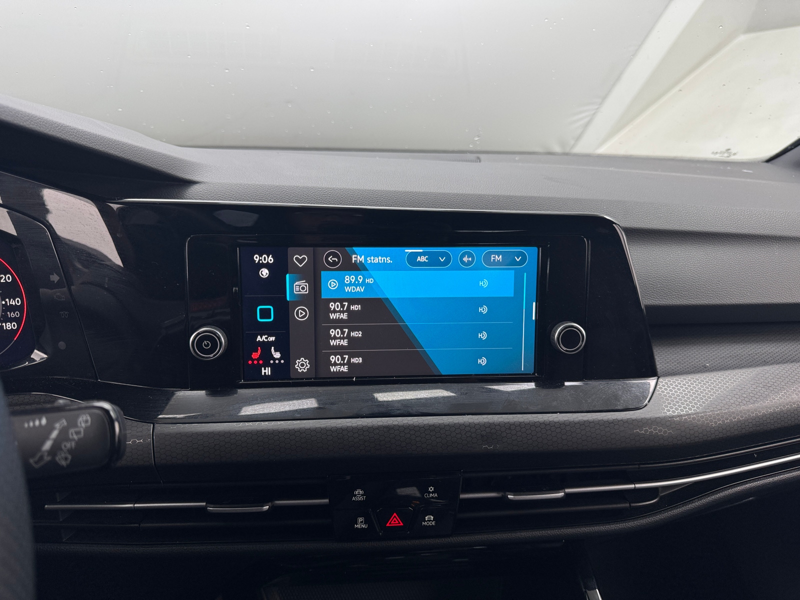 Thumbnail: 2024 Volkswagen Golf - 4