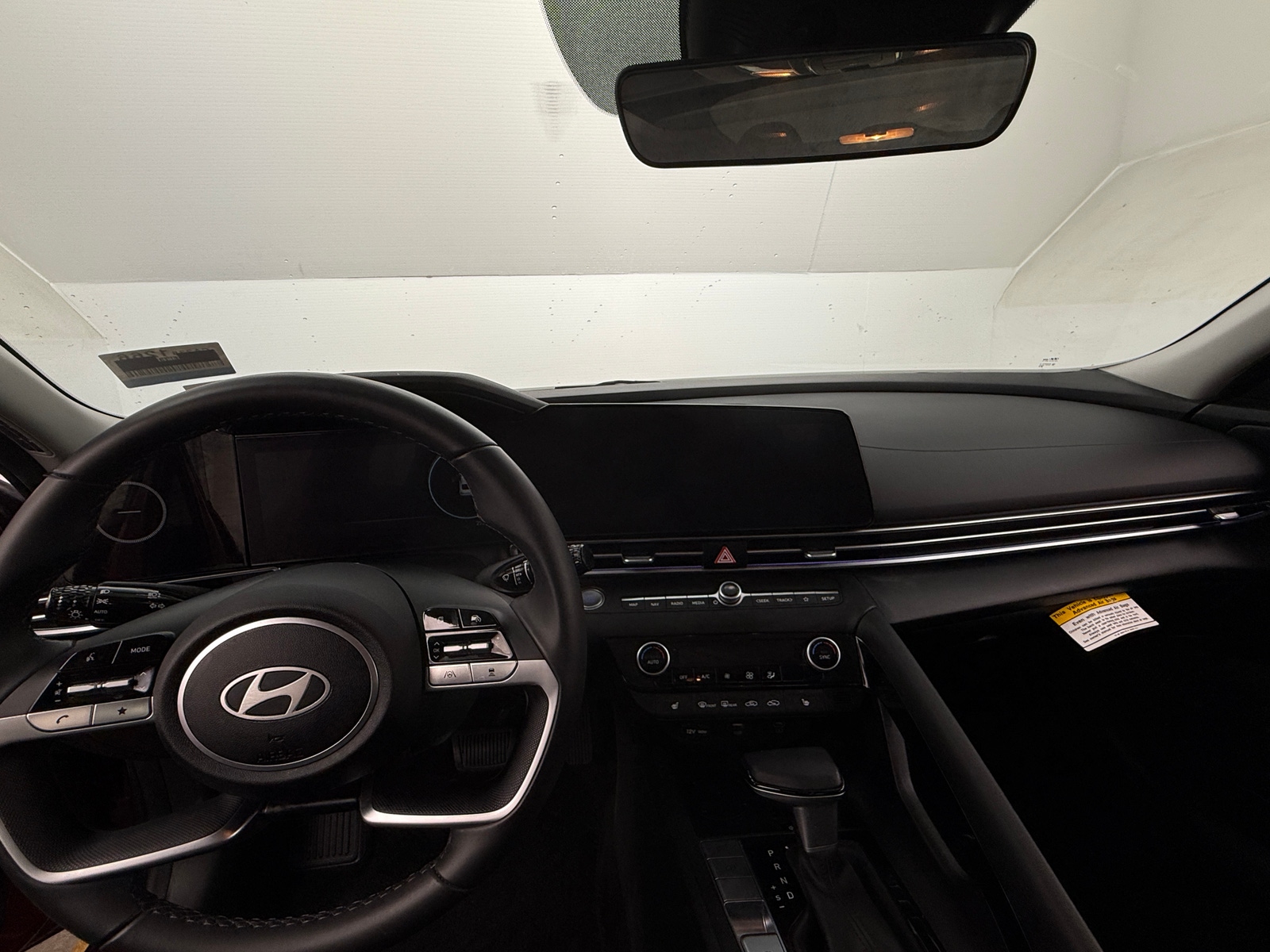 Thumbnail: 2024 Hyundai Elantra - 3