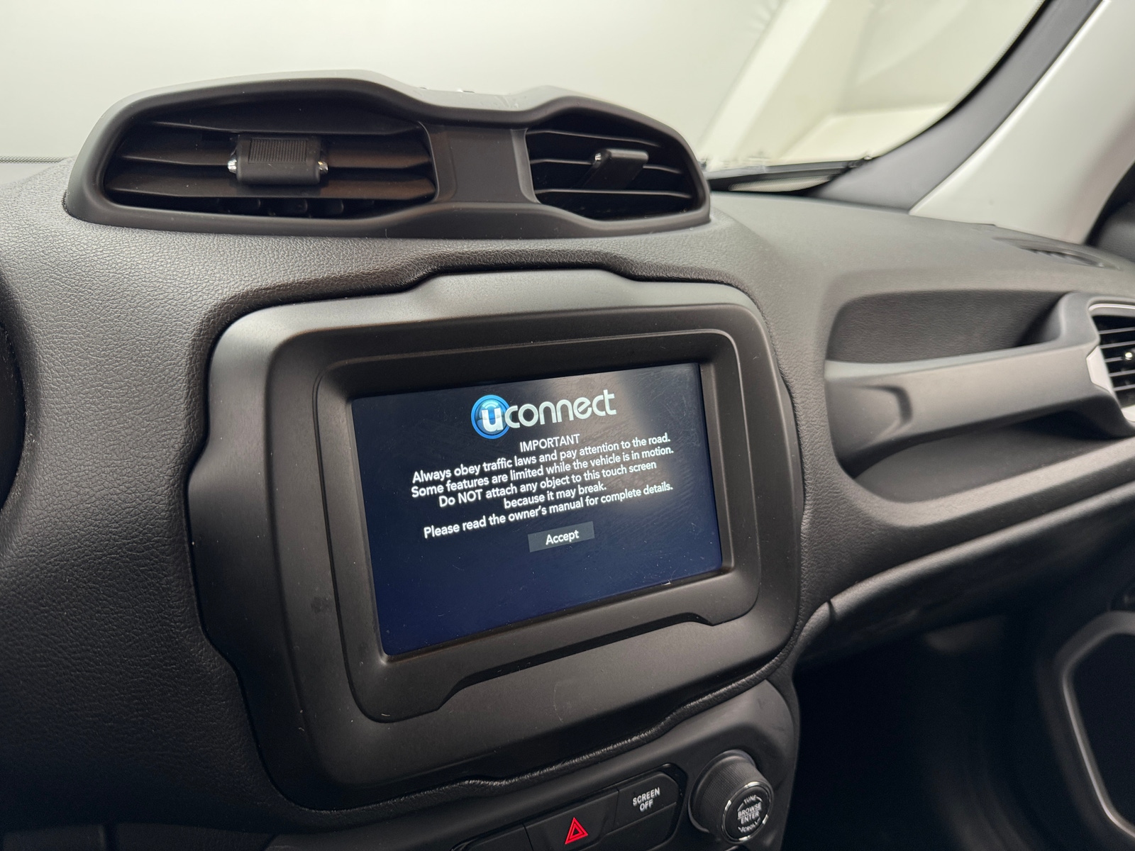 Thumbnail: 2020 Jeep Renegade - 4