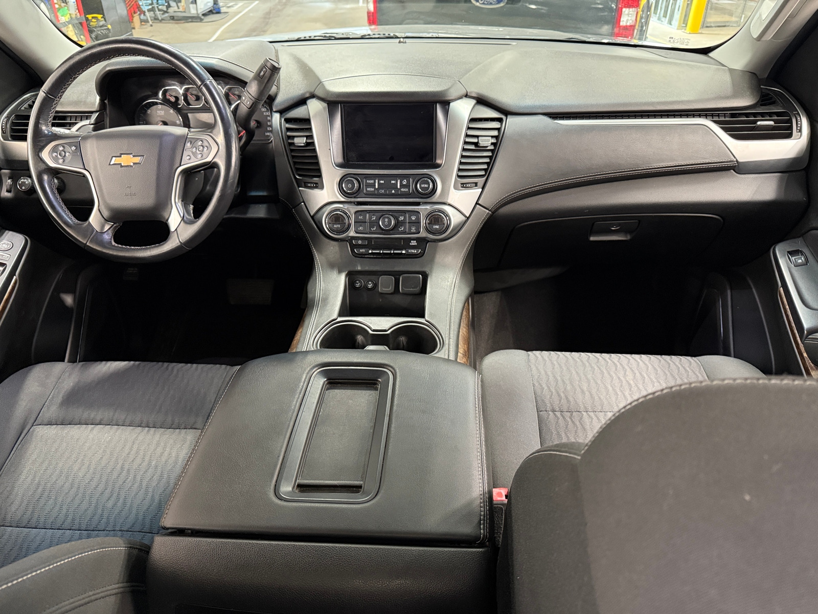 Thumbnail: 2019 Chevrolet Tahoe - 3