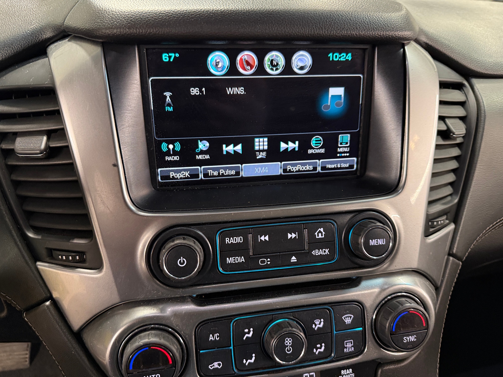 Thumbnail: 2019 Chevrolet Tahoe - 4