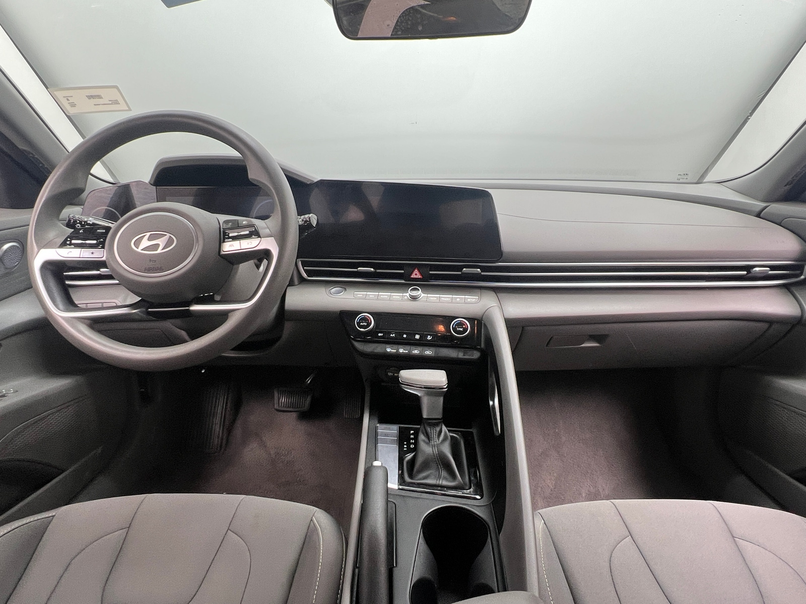 Thumbnail: 2024 Hyundai Elantra - 3