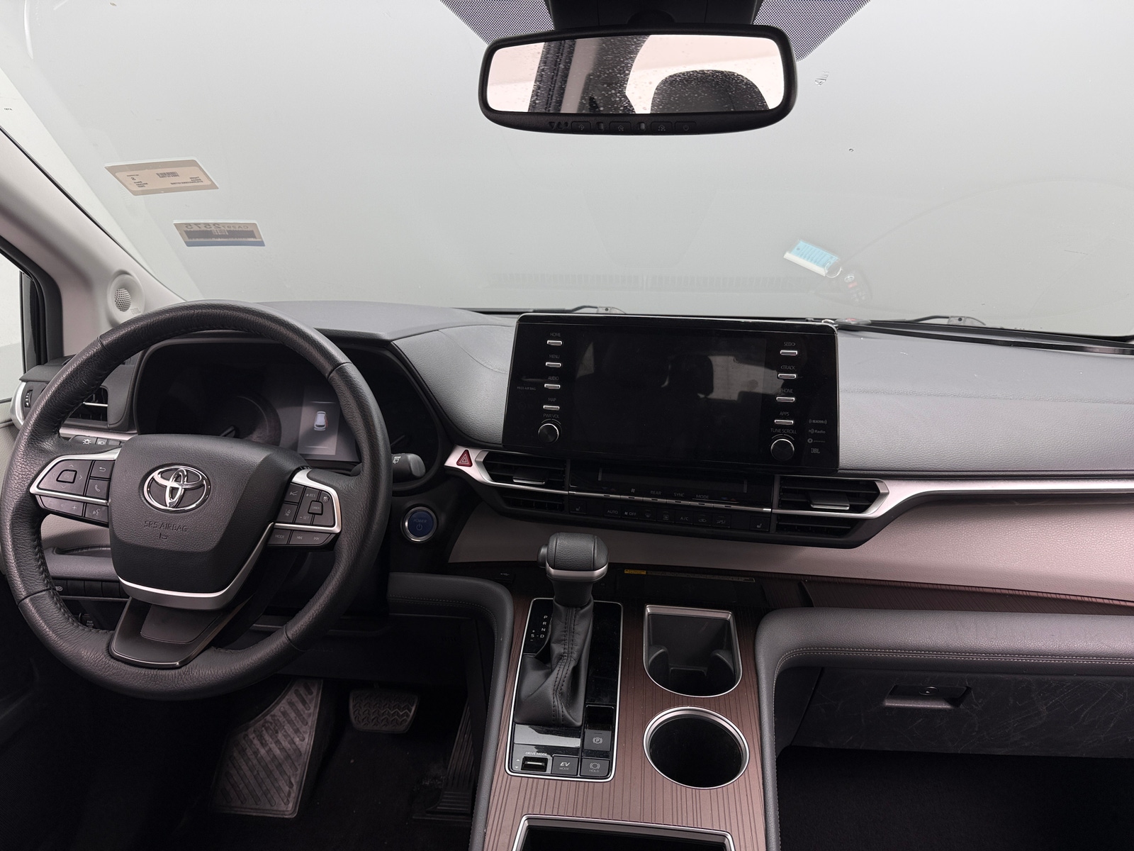 Thumbnail: 2022 Toyota Sienna - 2