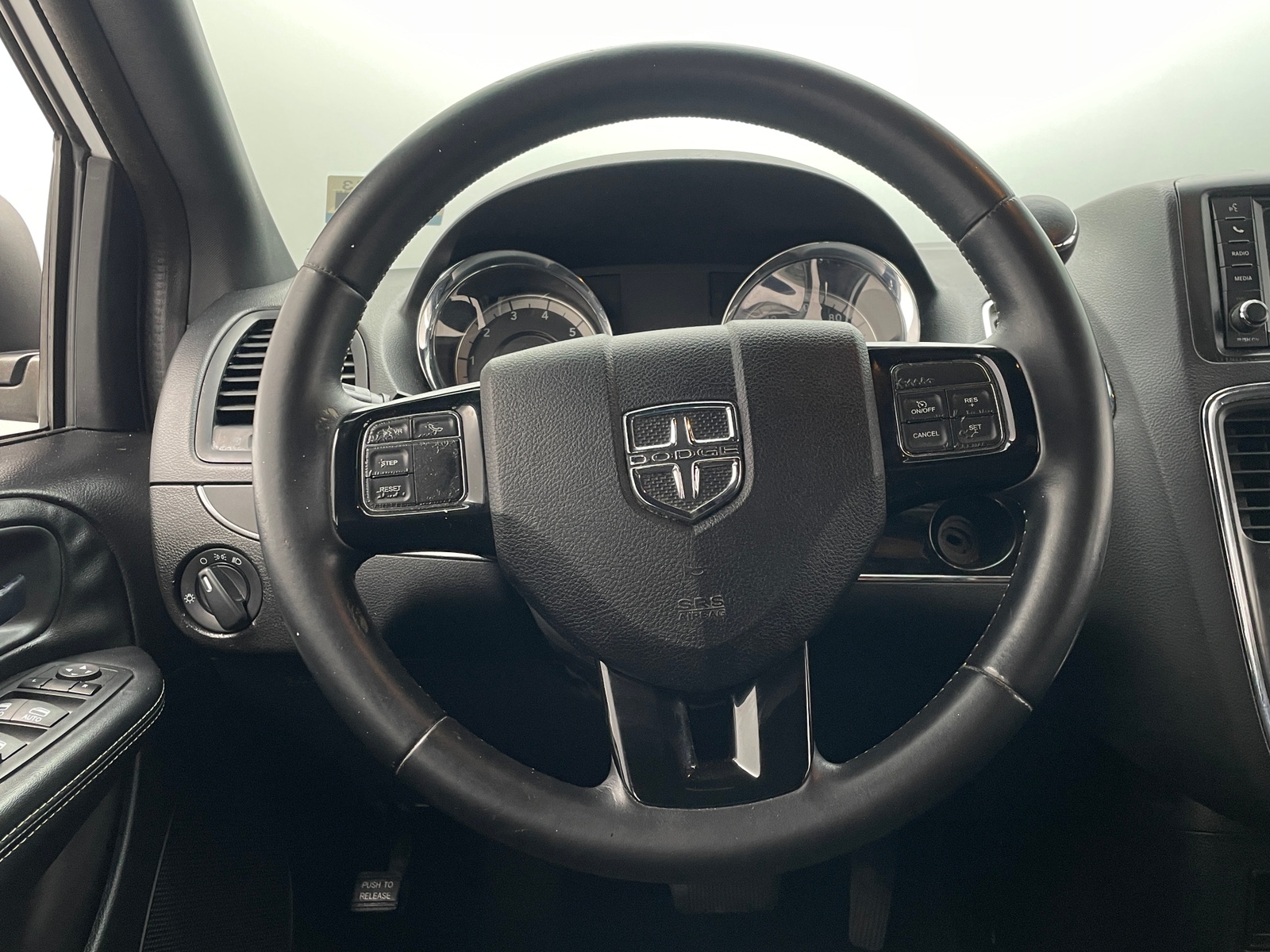 Thumbnail: 2016 Dodge Grand Caravan - 5