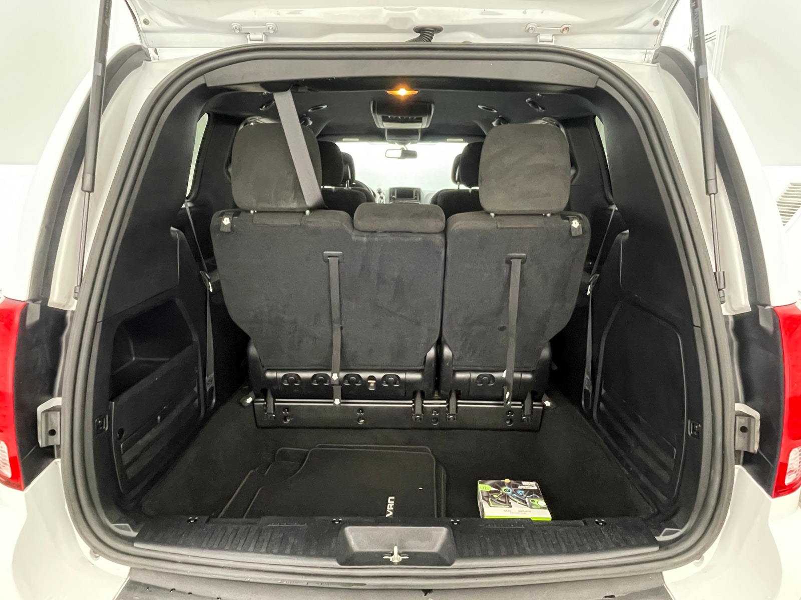 Thumbnail: 2016 Dodge Grand Caravan - 7