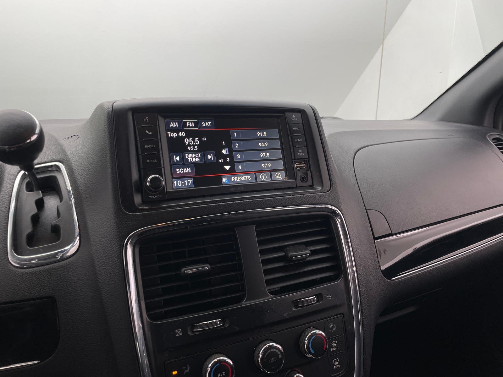 Thumbnail: 2016 Dodge Grand Caravan - 4