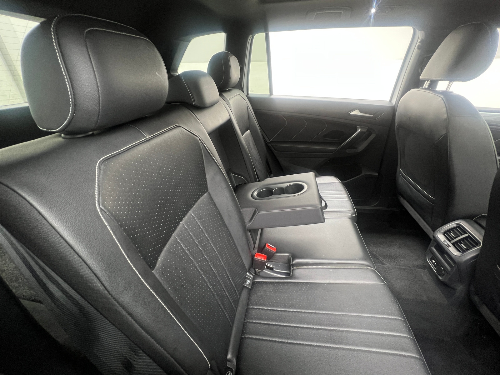 Thumbnail: 2022 Volkswagen Tiguan - 5