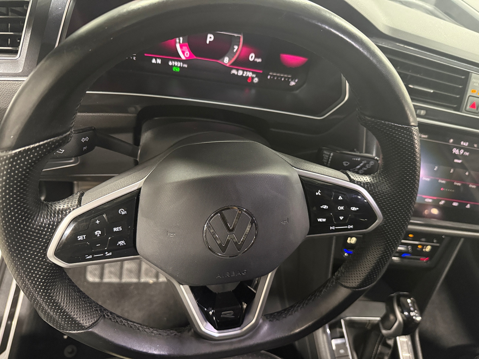 Thumbnail: 2022 Volkswagen Tiguan - 4