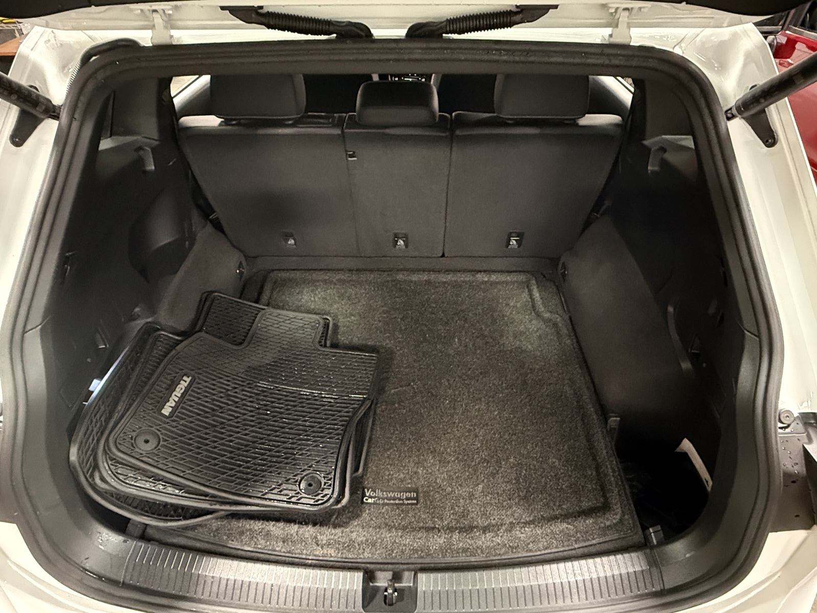 Thumbnail: 2022 Volkswagen Tiguan - 6