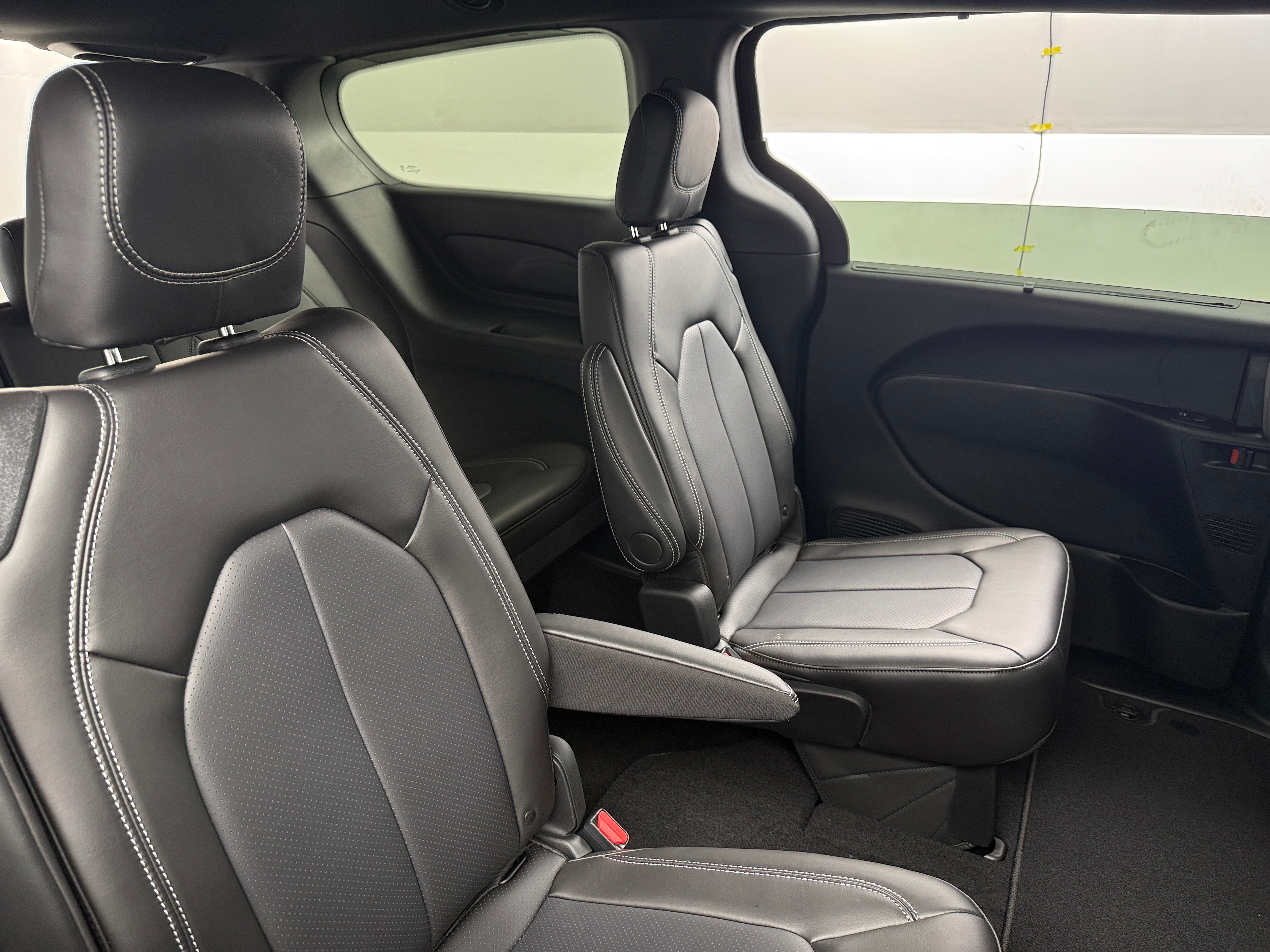2026 Chrysler Pacifica Select - Photo 3