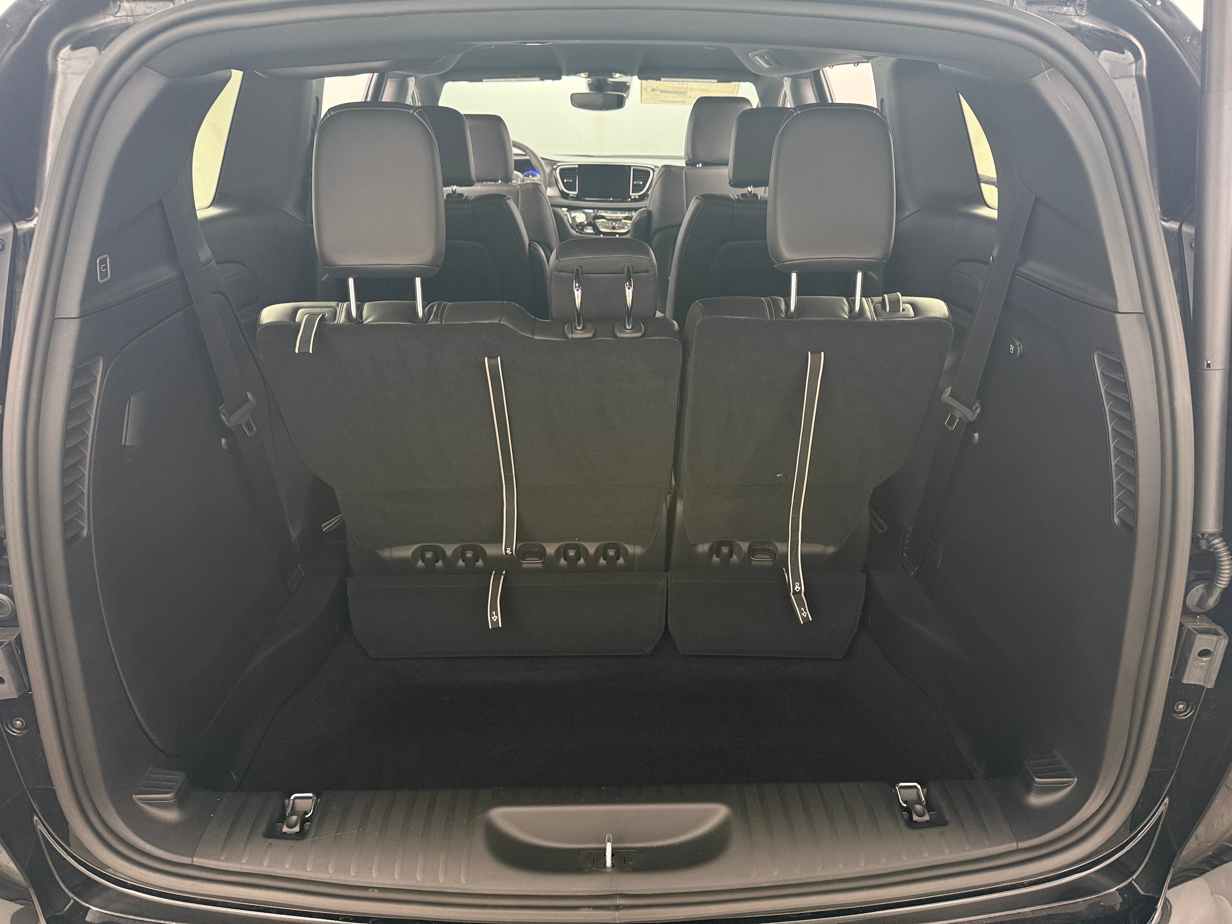 2026 Chrysler Pacifica Select - Photo 9