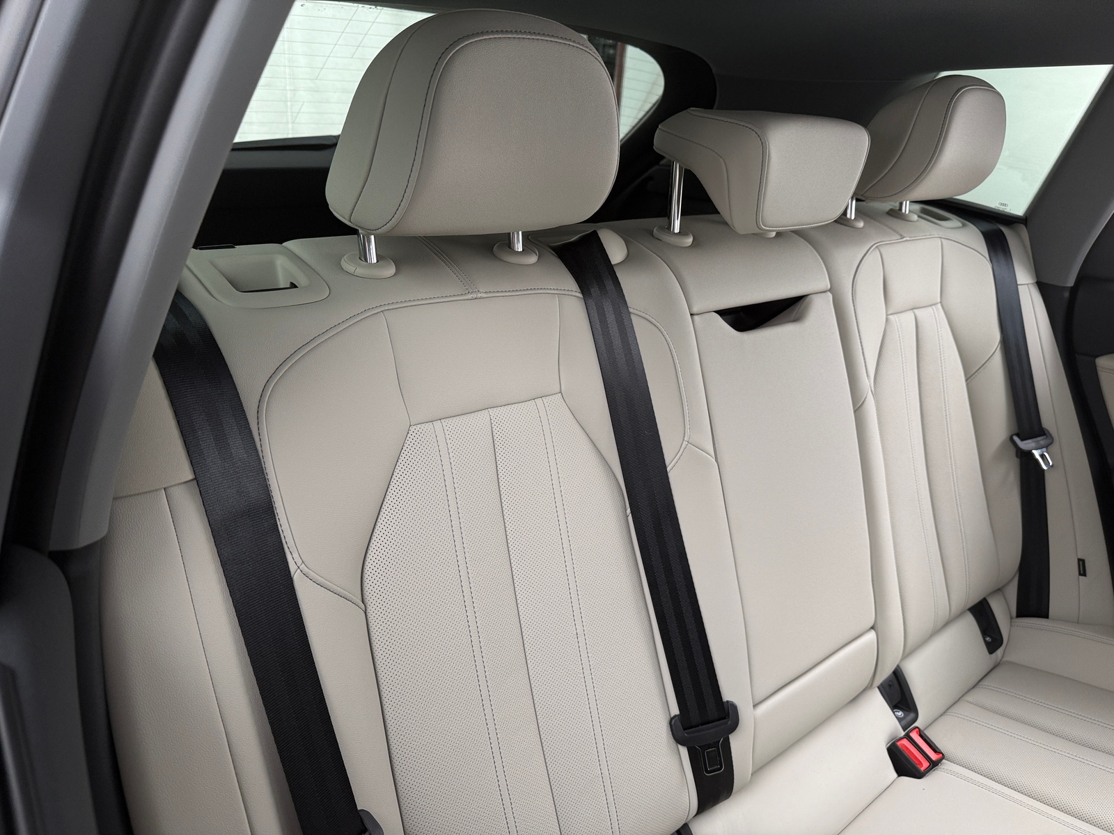 Thumbnail: 2025 Audi Q6 e-tron - 5