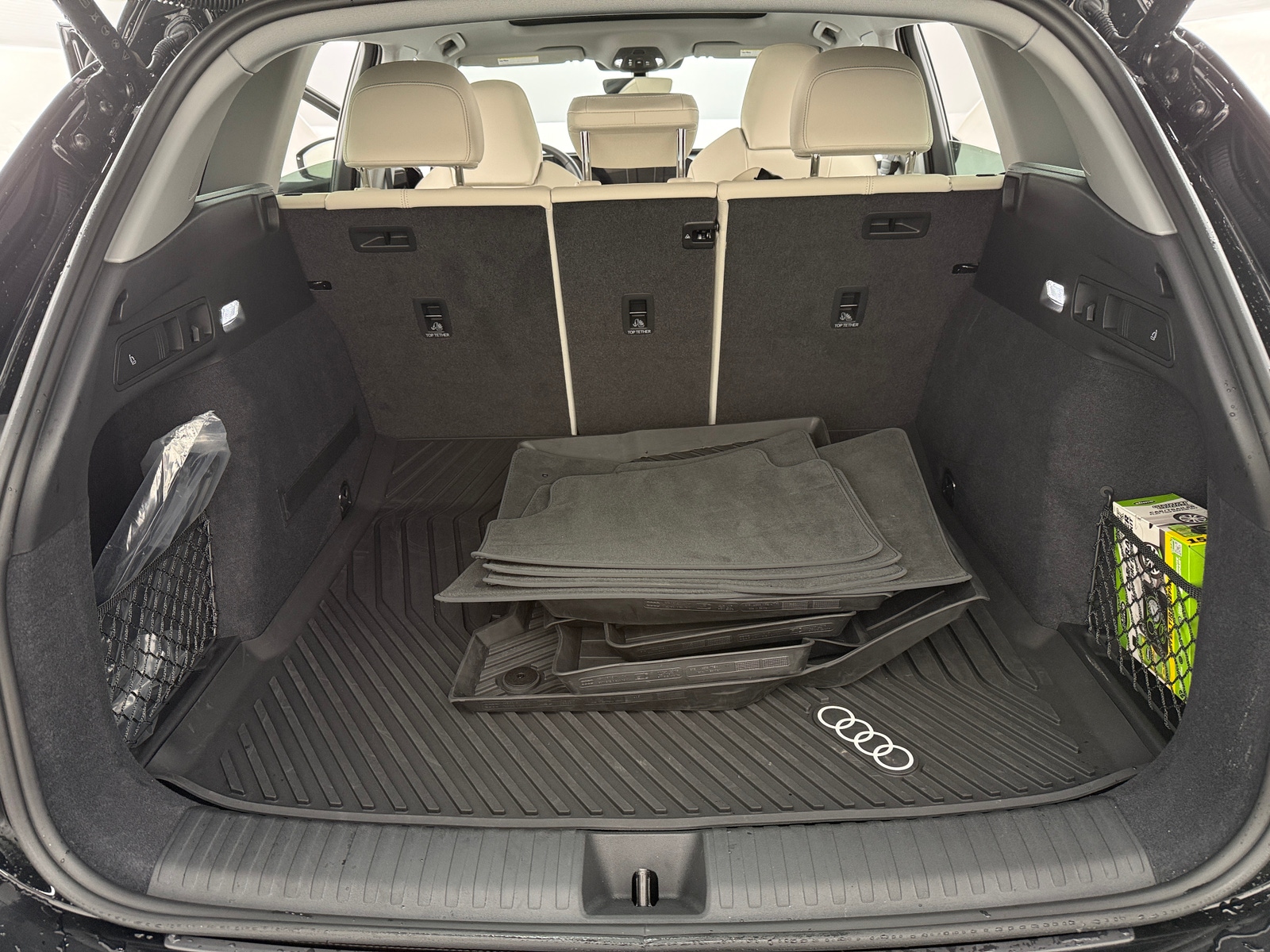 Thumbnail: 2025 Audi Q6 e-tron - 6