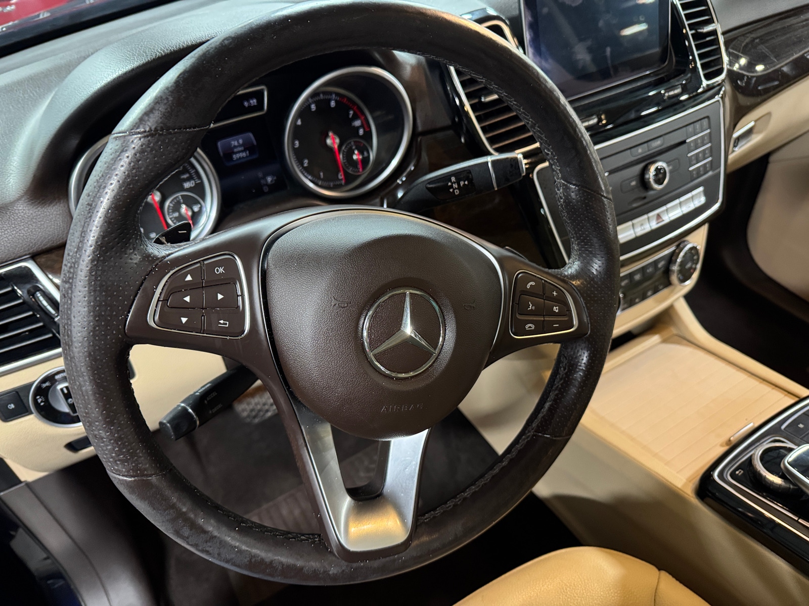 Thumbnail: 2017 Mercedes-Benz GLE - 4