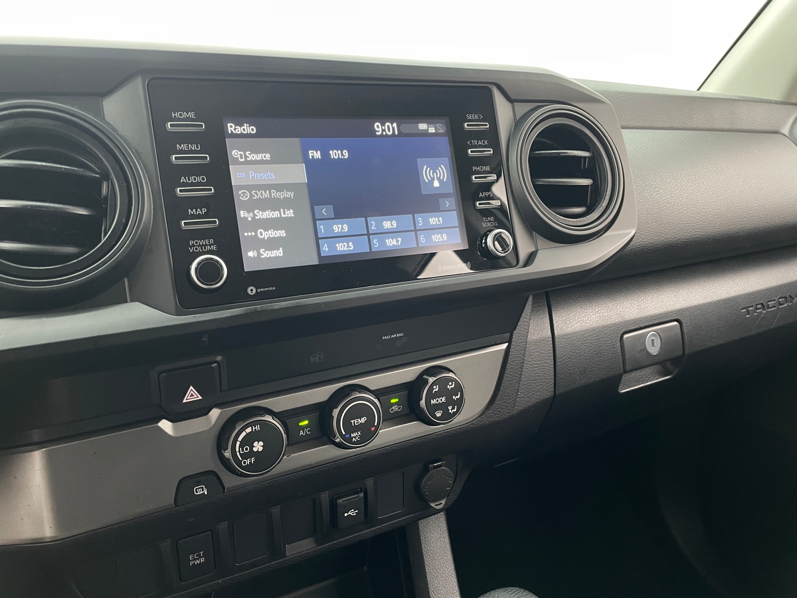 Thumbnail: 2022 Toyota Tacoma - 4