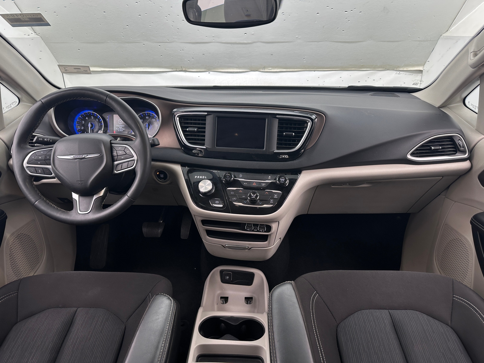 Thumbnail: 2023 Chrysler Voyager - 3